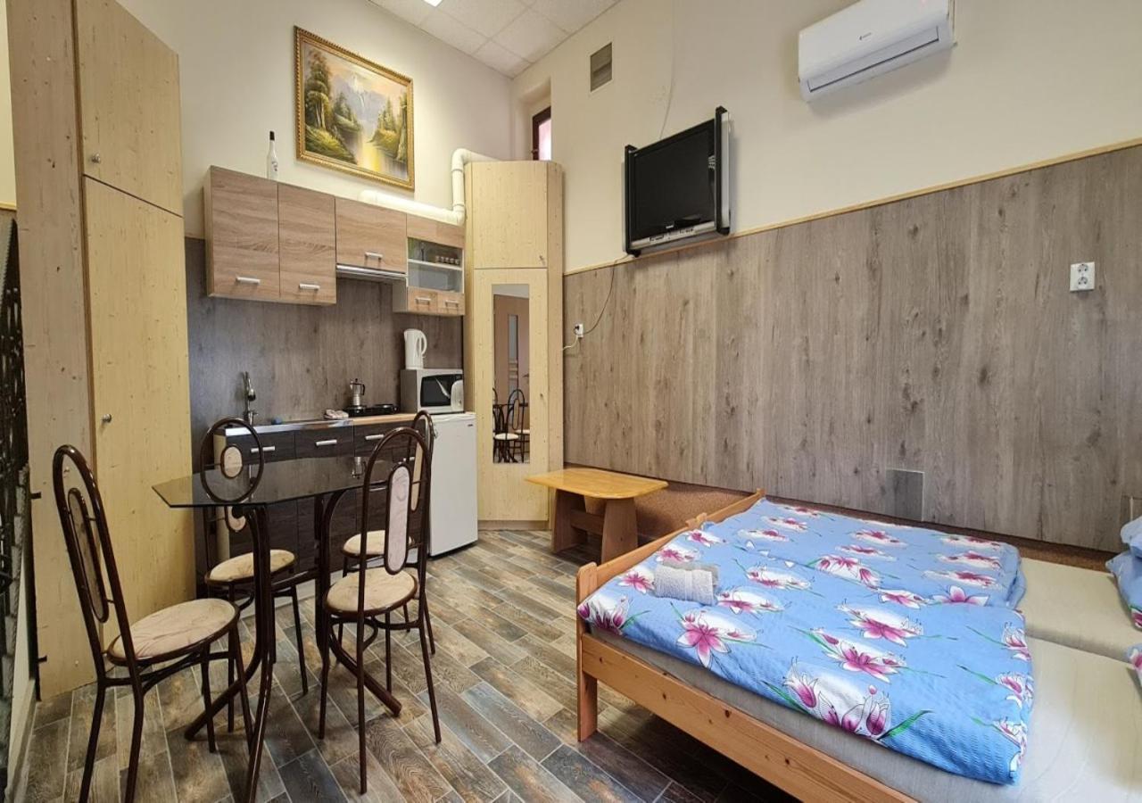 Oazis Apartman Harkány Екстериор снимка