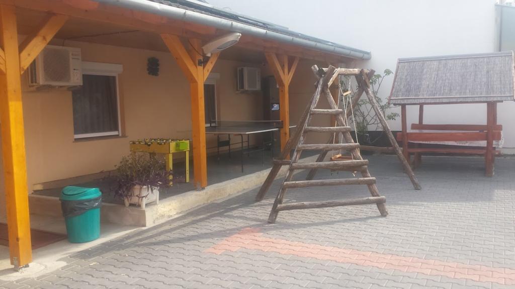 Oazis Apartman Harkány Екстериор снимка